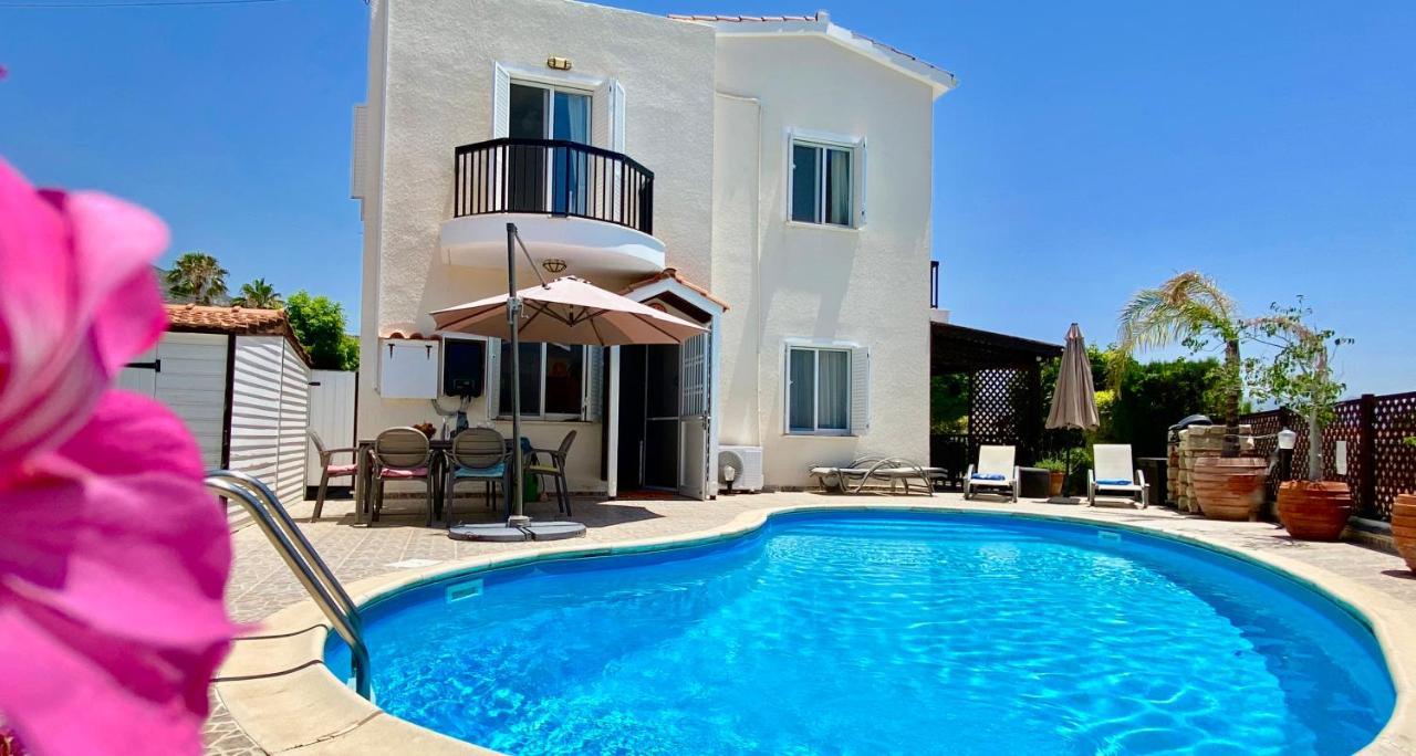 Villa Alicia With Priv Pool, Beautiful Garden And Shady Veranda- 5 Min To The Beach Peyia Extérieur photo