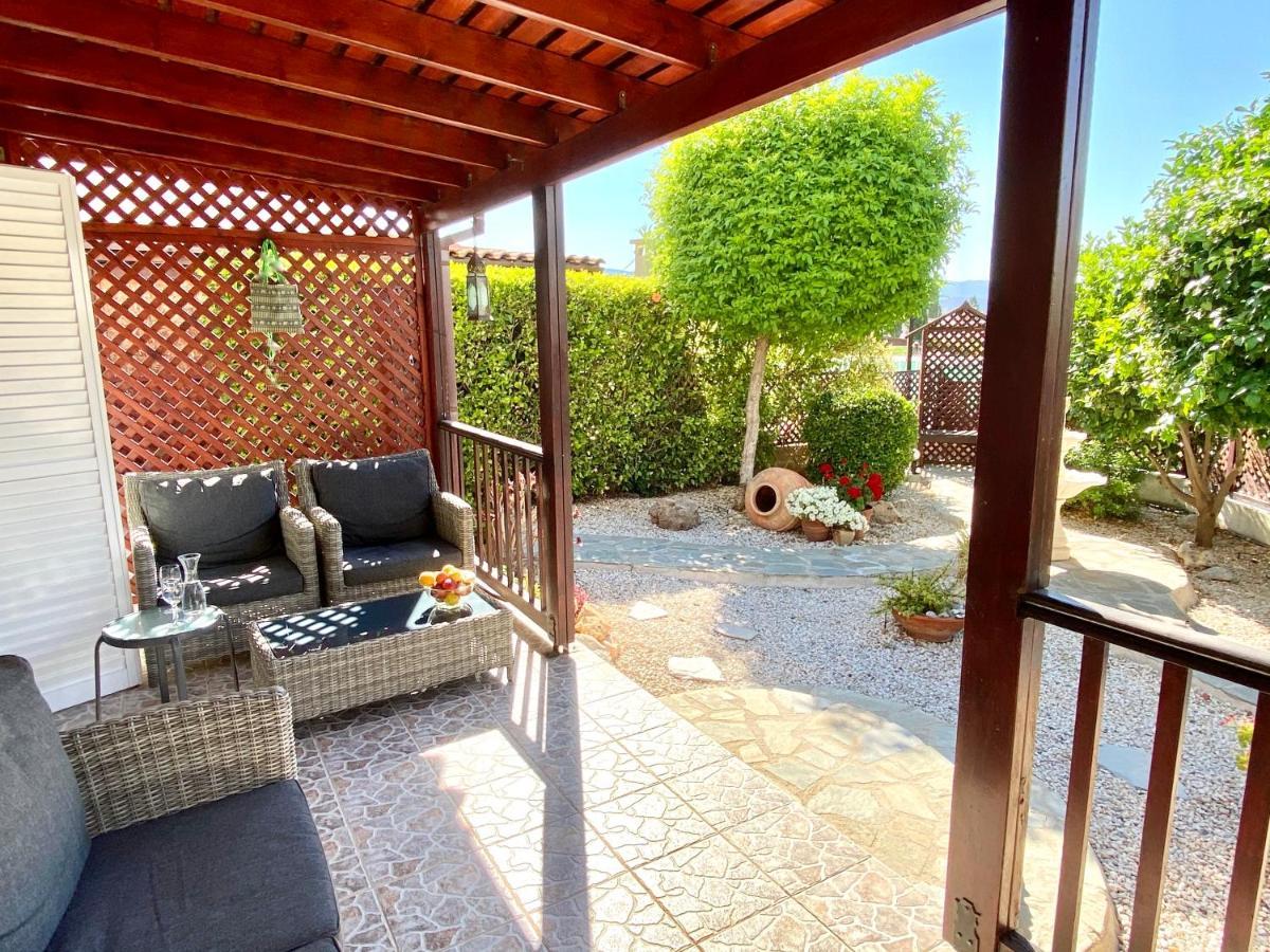 Villa Alicia With Priv Pool, Beautiful Garden And Shady Veranda- 5 Min To The Beach Peyia Extérieur photo