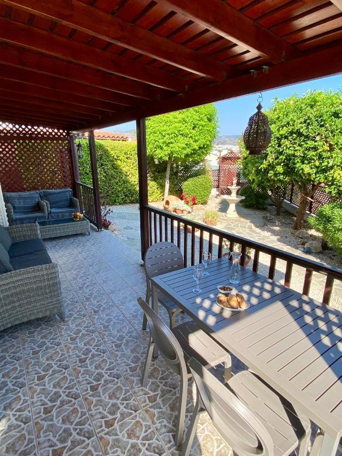 Villa Alicia With Priv Pool, Beautiful Garden And Shady Veranda- 5 Min To The Beach Peyia Extérieur photo