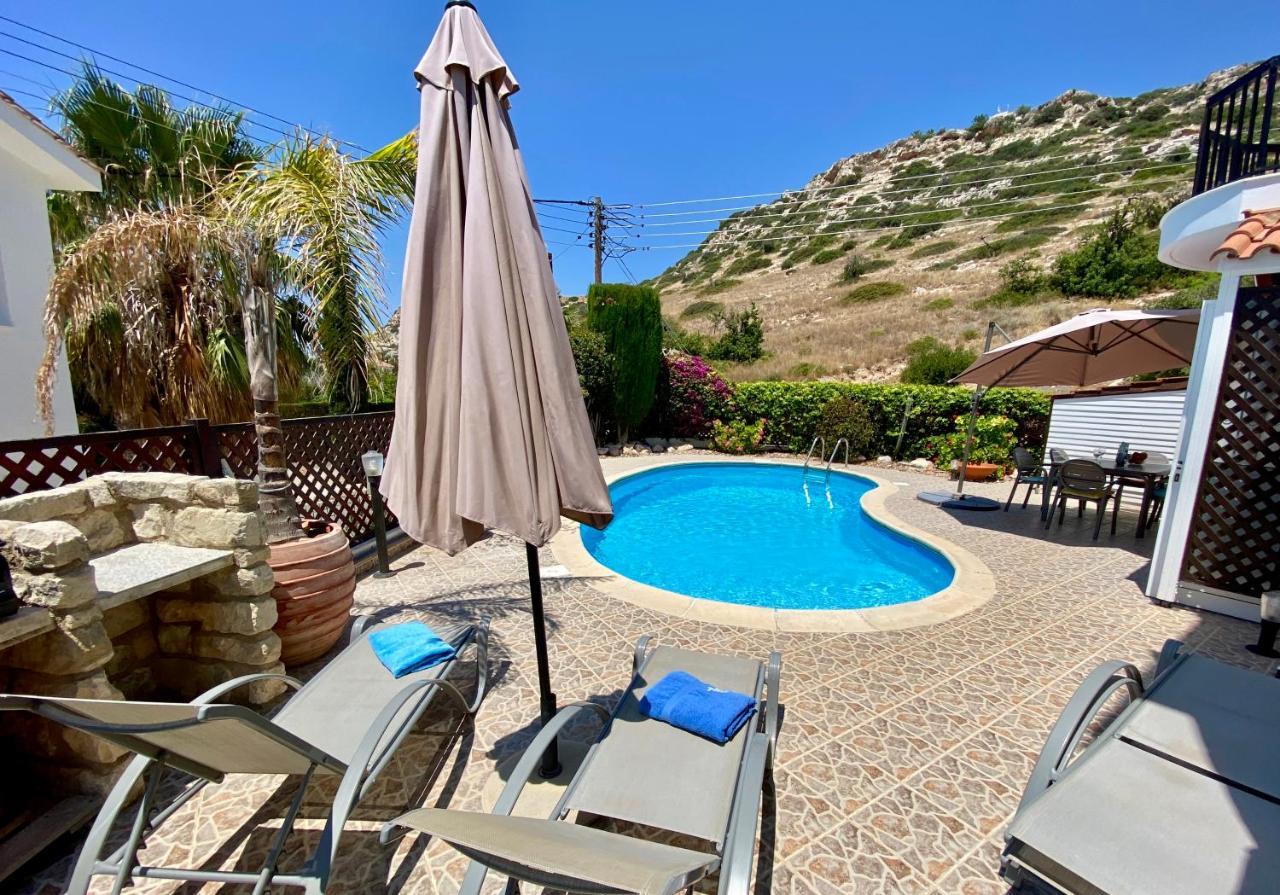 Villa Alicia With Priv Pool, Beautiful Garden And Shady Veranda- 5 Min To The Beach Peyia Extérieur photo