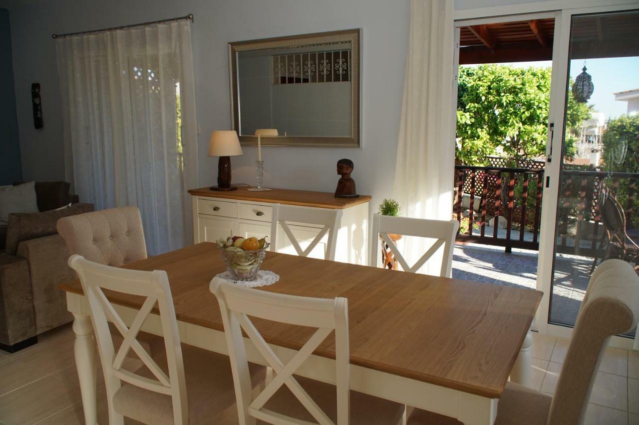 Villa Alicia With Priv Pool, Beautiful Garden And Shady Veranda- 5 Min To The Beach Peyia Extérieur photo