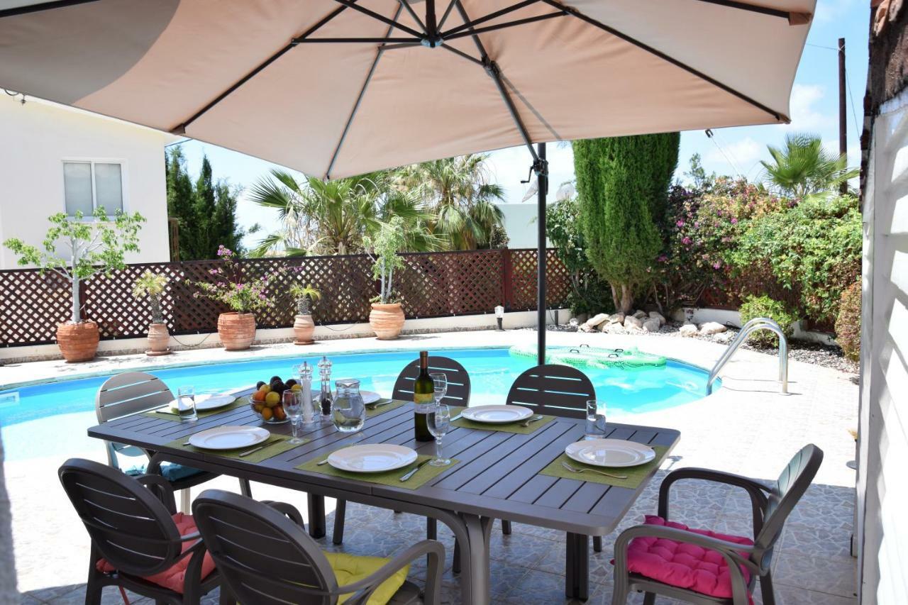 Villa Alicia With Priv Pool, Beautiful Garden And Shady Veranda- 5 Min To The Beach Peyia Extérieur photo