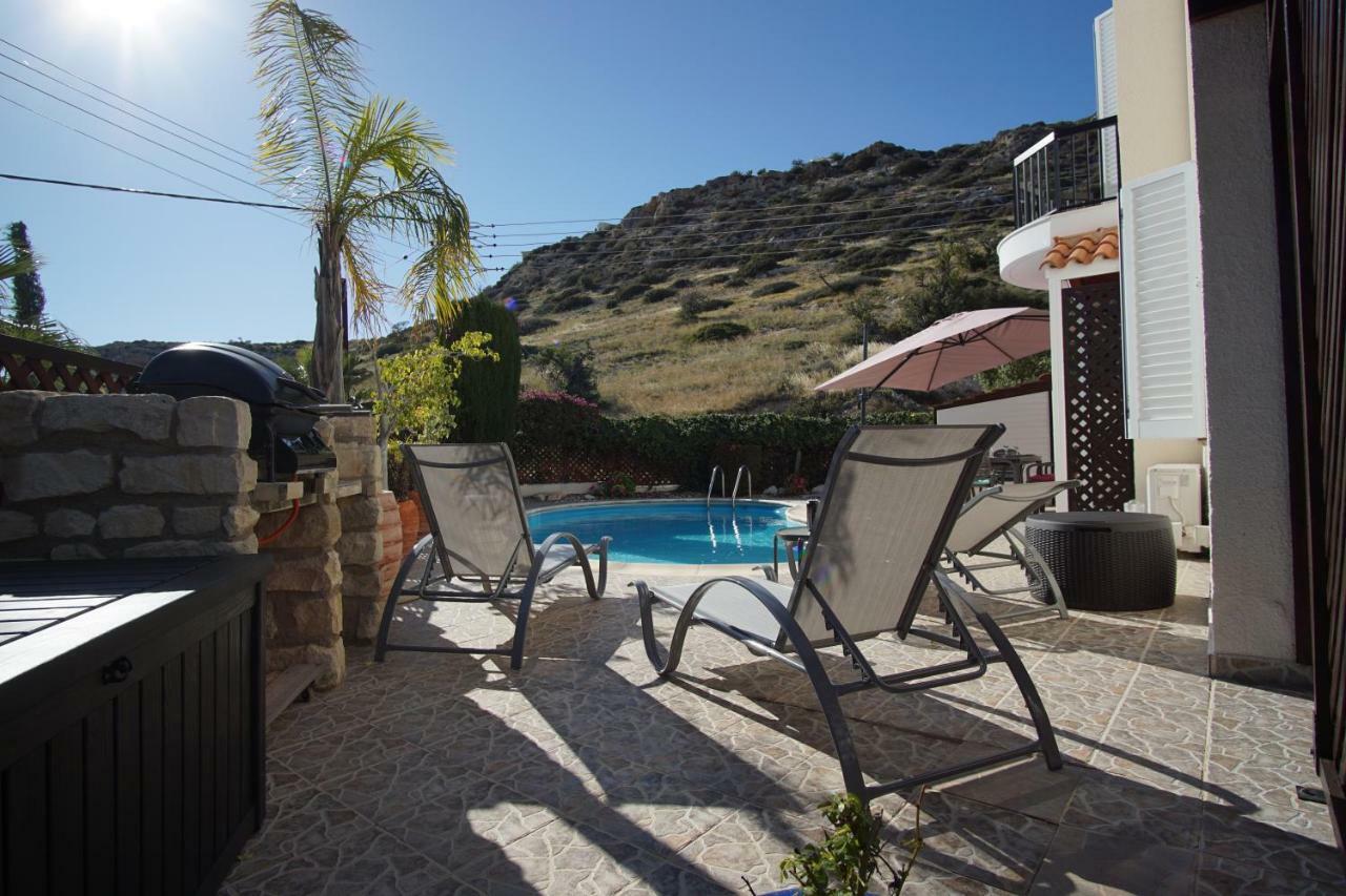 Villa Alicia With Priv Pool, Beautiful Garden And Shady Veranda- 5 Min To The Beach Peyia Extérieur photo