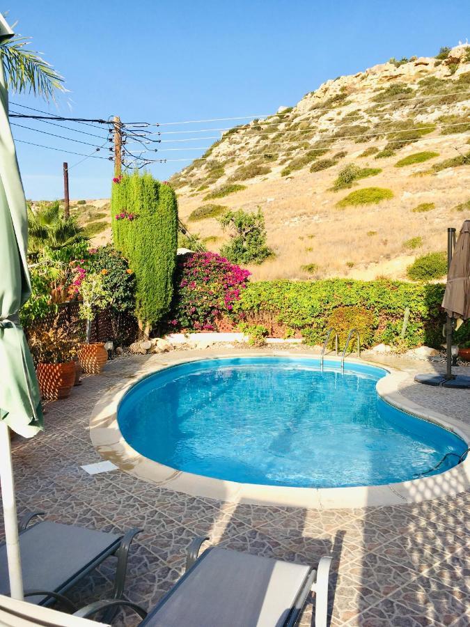 Villa Alicia With Priv Pool, Beautiful Garden And Shady Veranda- 5 Min To The Beach Peyia Extérieur photo